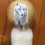 Hochet loup blanc